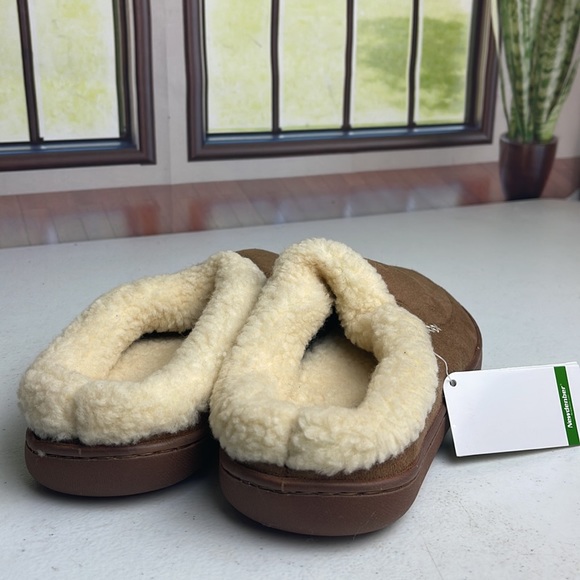 Newdenber Women Slippers - Picture 4 of 4